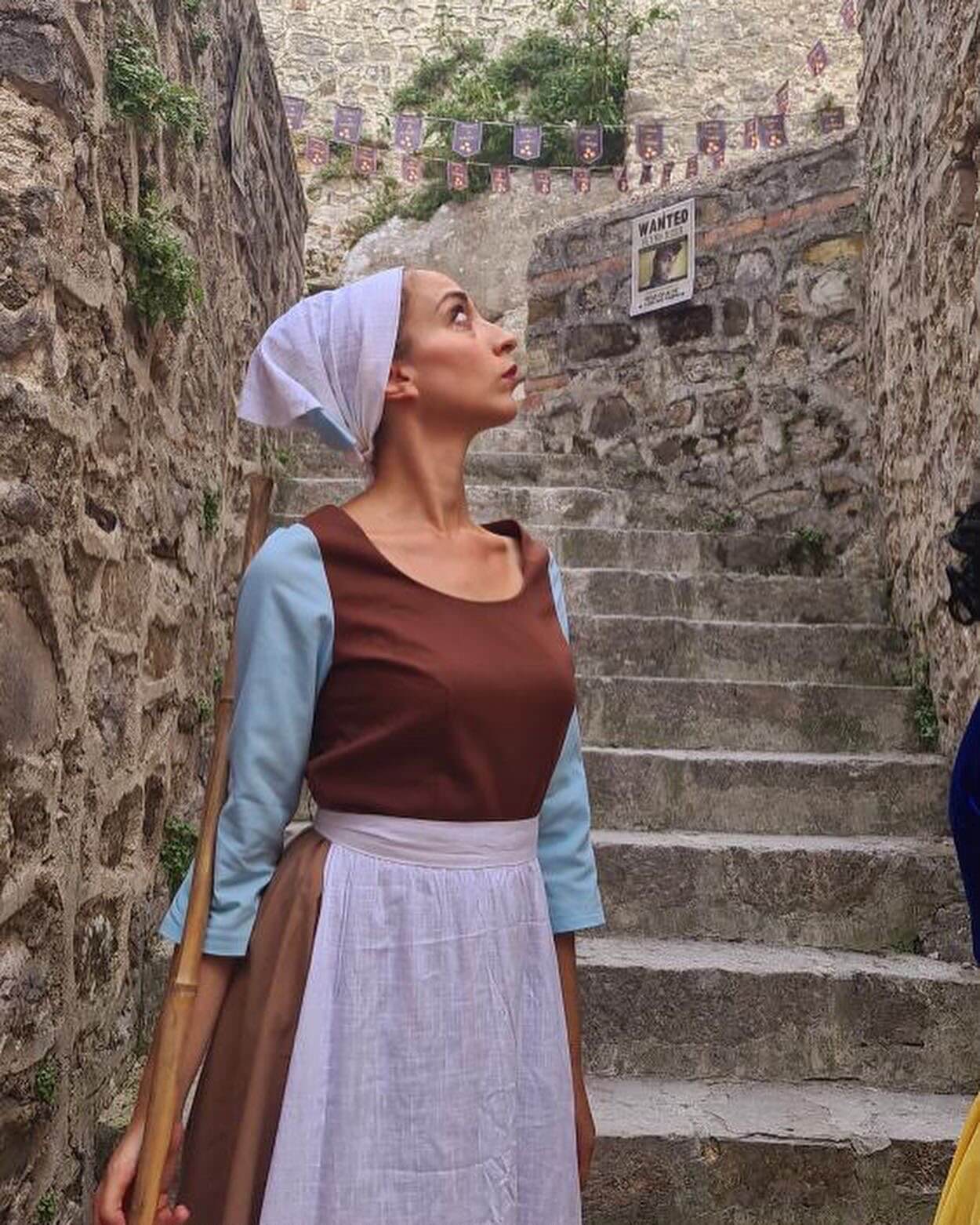 Tre maghi in costume blu cobalto